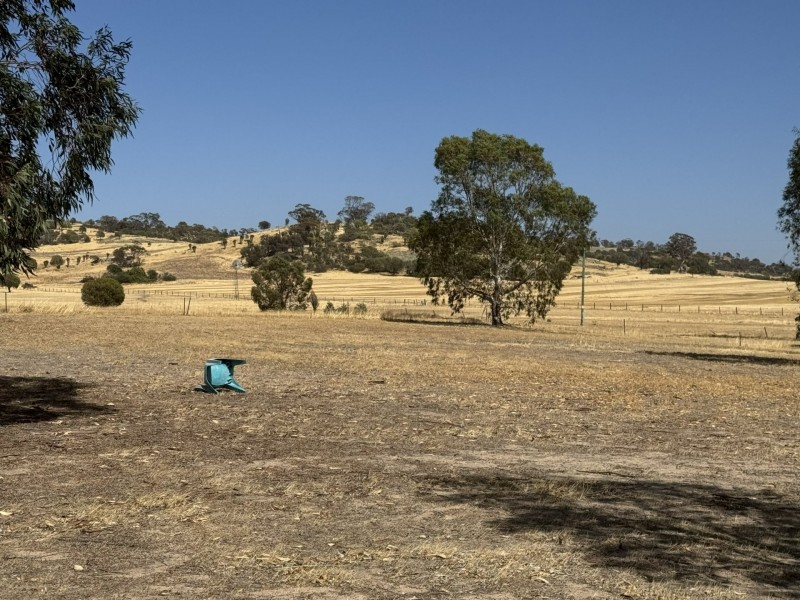 30 Simmons Road, Beverley WA 6304