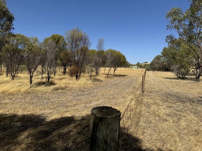 30 Simmons Road, Beverley WA 6304