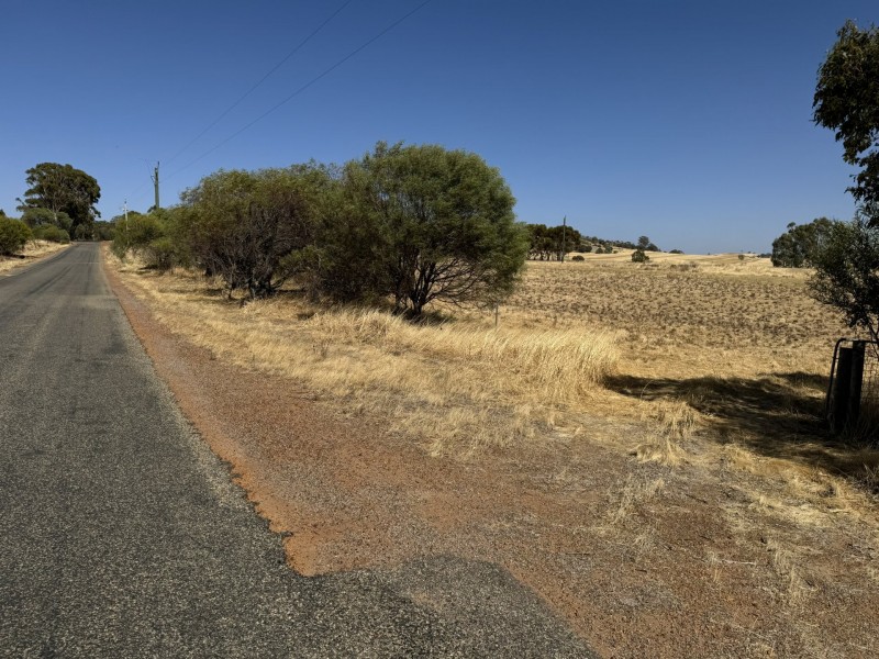 30 Simmons Road, Beverley WA 6304