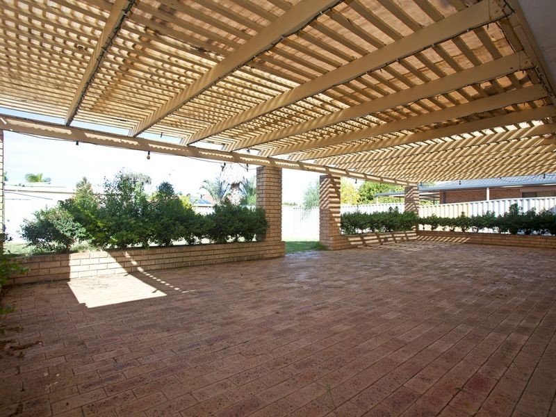 18 Dampier Loop, Mirrabooka WA 6061