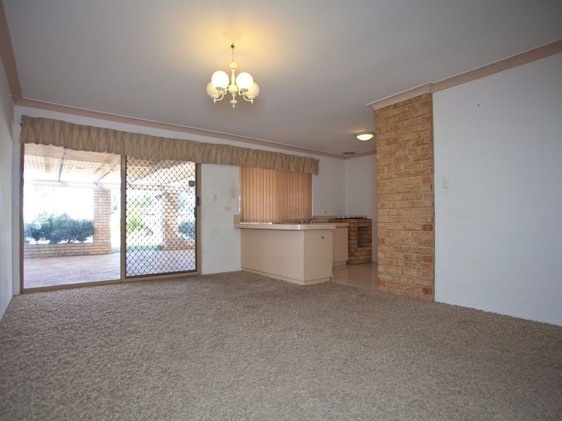 18 Dampier Loop, Mirrabooka WA 6061