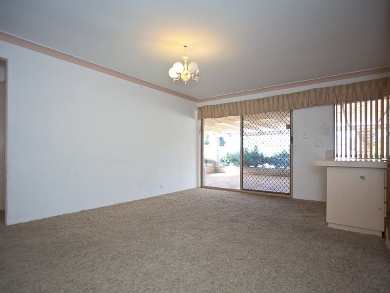 18 Dampier Loop, Mirrabooka WA 6061