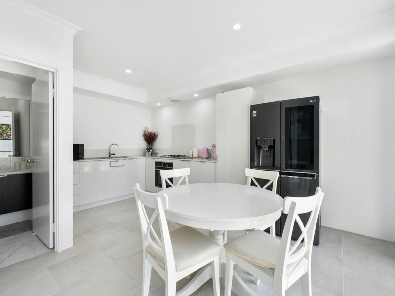 14B Allinson Dr, Girrawheen WA 6064