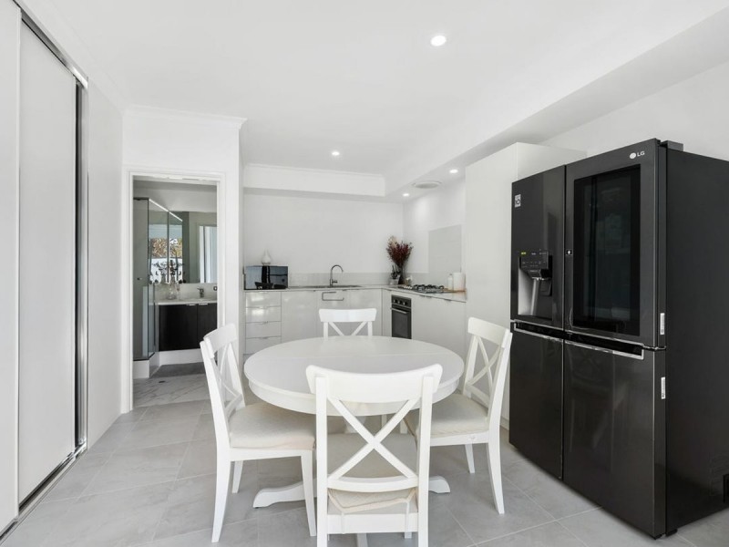 14B Allinson Dr, Girrawheen WA 6064