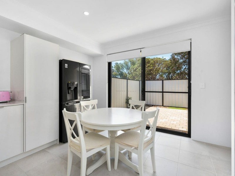 14B Allinson Dr, Girrawheen WA 6064