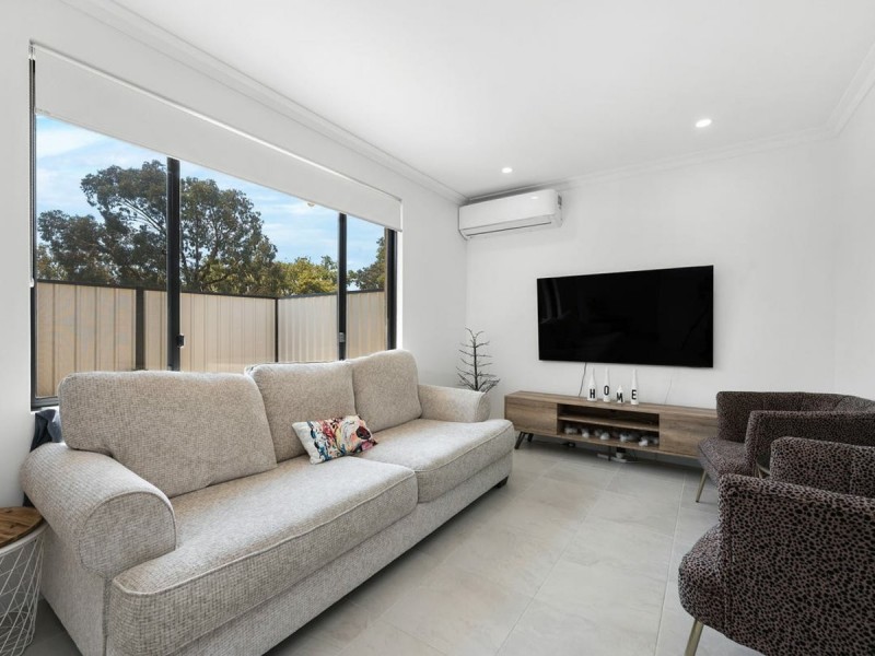 14B Allinson Dr, Girrawheen WA 6064