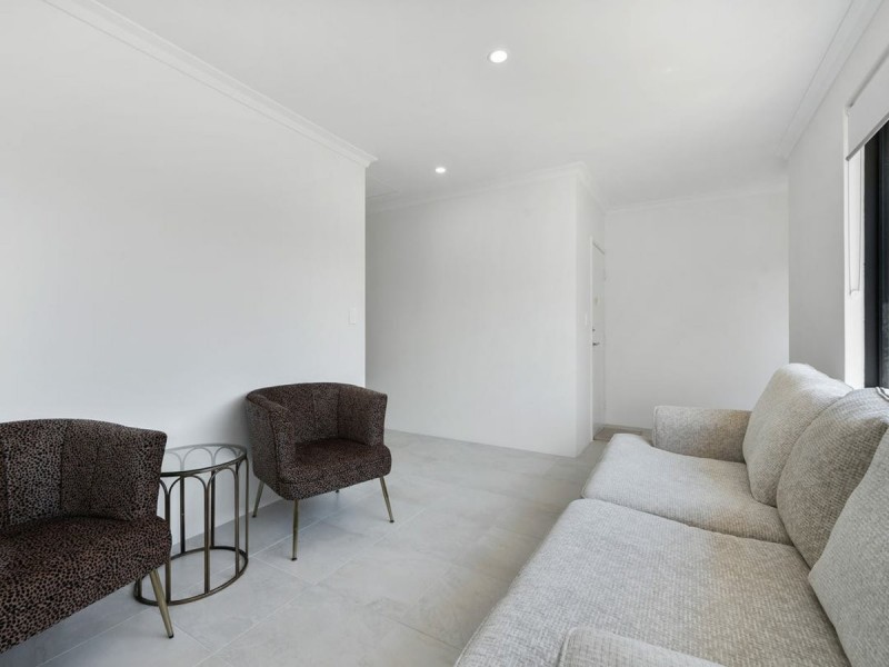 14B Allinson Dr, Girrawheen WA 6064