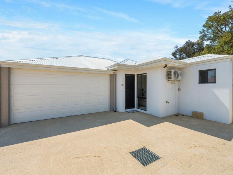 14B Allinson Dr, Girrawheen WA 6064