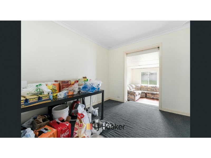 29 Montrose Avenue, Girrawheen WA 6064