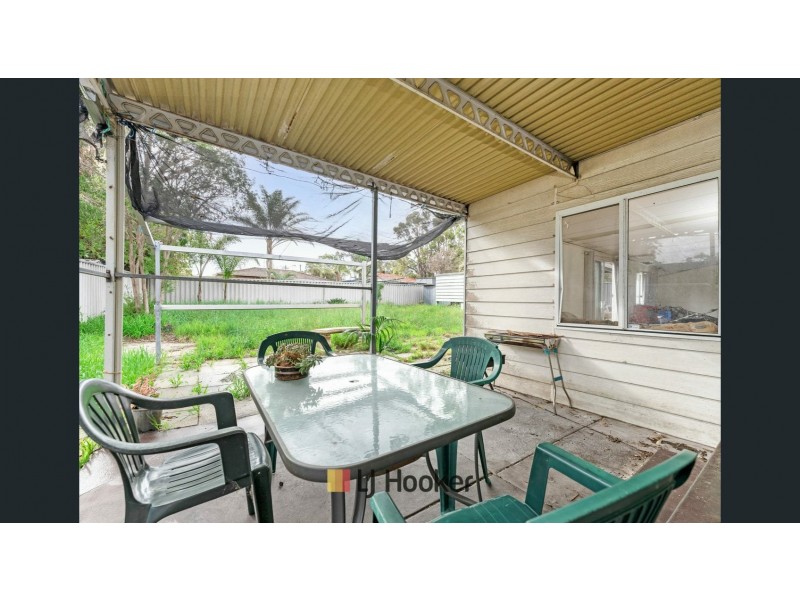 29 Montrose Avenue, Girrawheen WA 6064