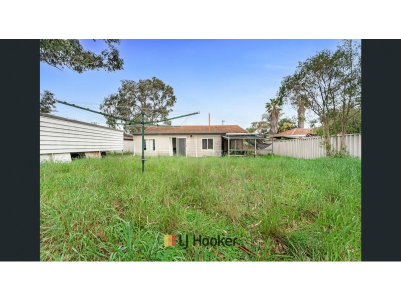 29 Montrose Avenue, Girrawheen WA 6064