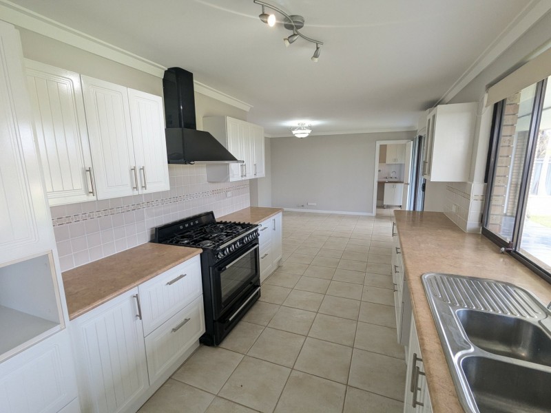 39 Windlass Ave, Ocean Reef WA 6027