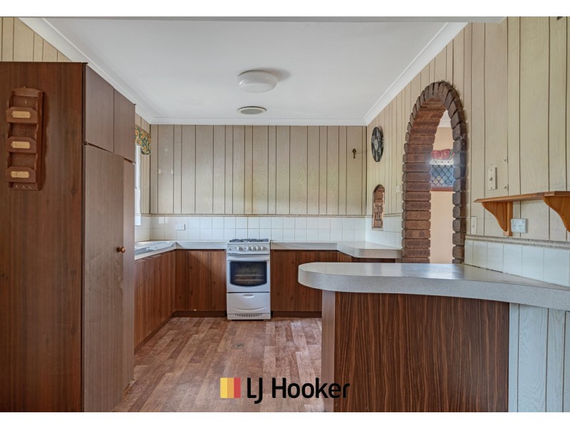 28 Mereworth Way, Girrawheen WA 6064