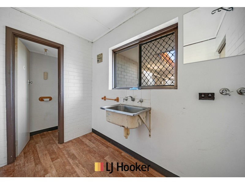 28 Mereworth Way, Girrawheen WA 6064