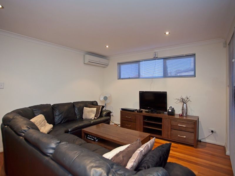 D/7 May Court, Nollamara WA 6061