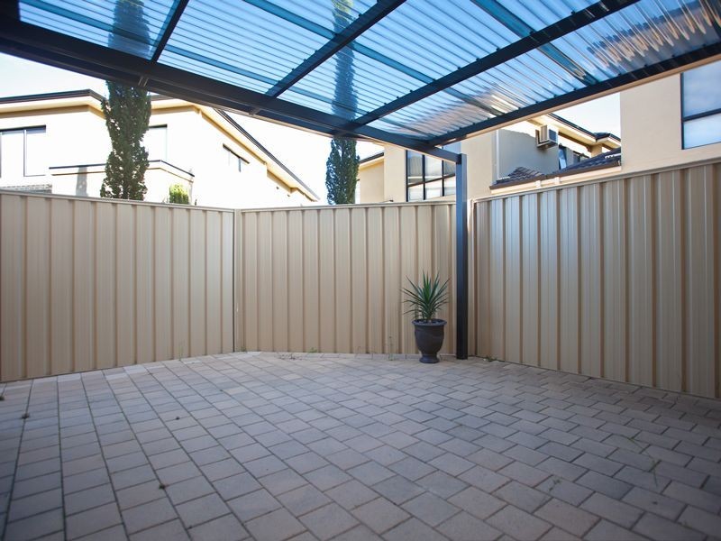 D/7 May Court, Nollamara WA 6061