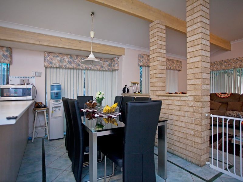 15 Adria Road, Alexander Heights WA 6064