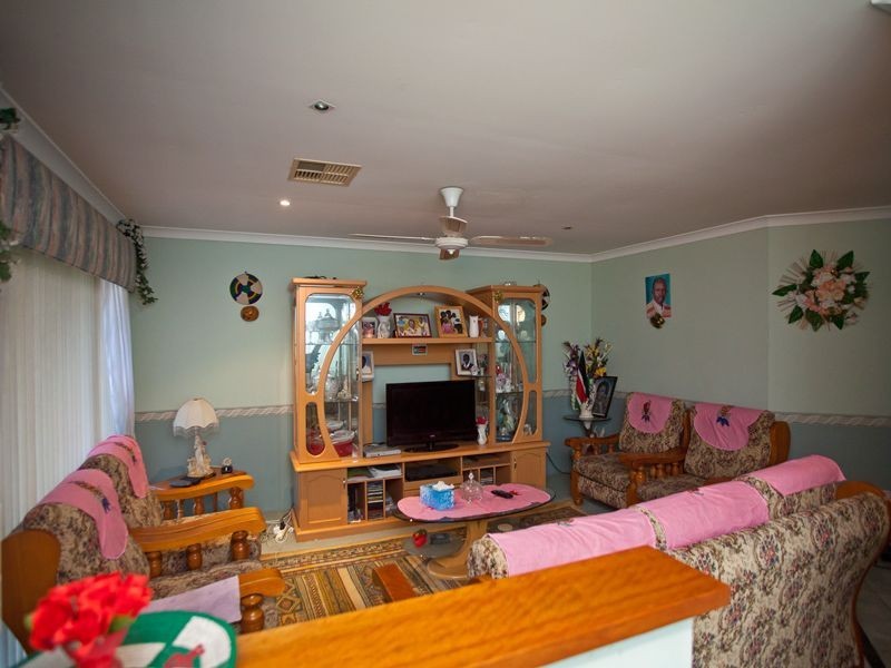 15 Adria Road, Alexander Heights WA 6064