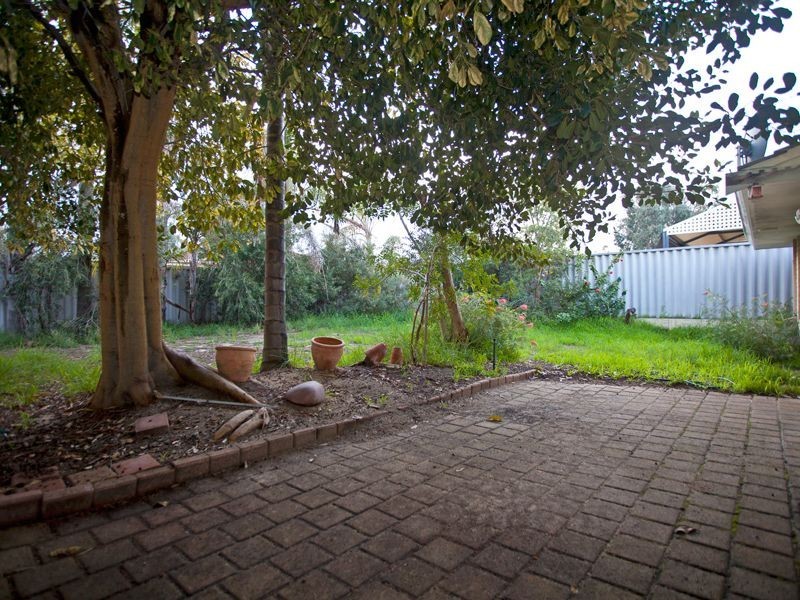 15 Adria Road, Alexander Heights WA 6064