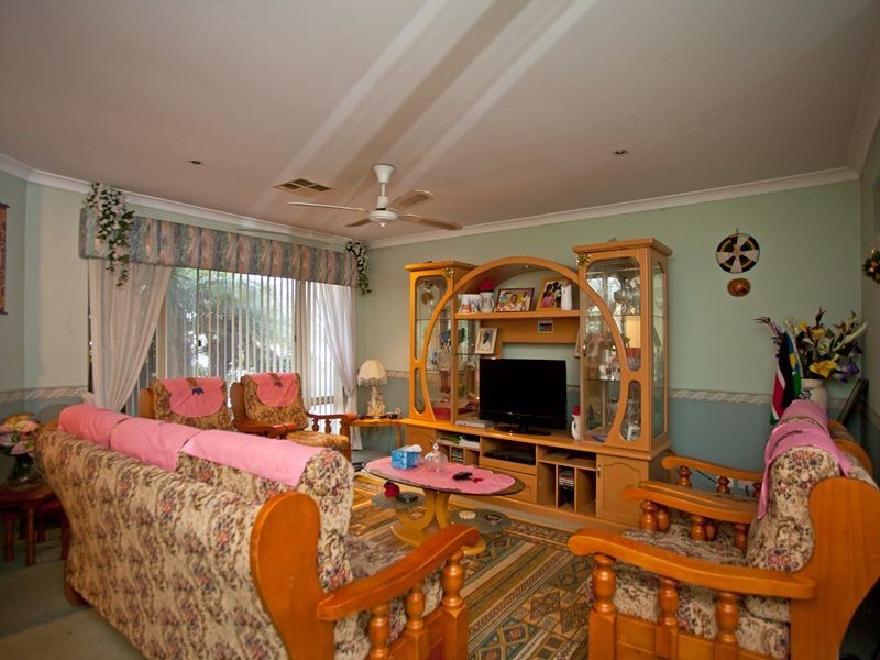 15 Adria Road, Alexander Heights WA 6064