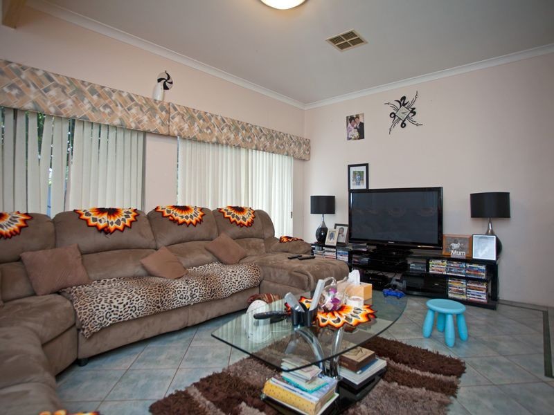 15 Adria Road, Alexander Heights WA 6064