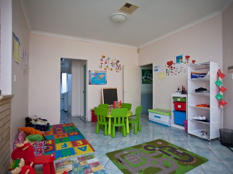 15 Adria Road, Alexander Heights WA 6064