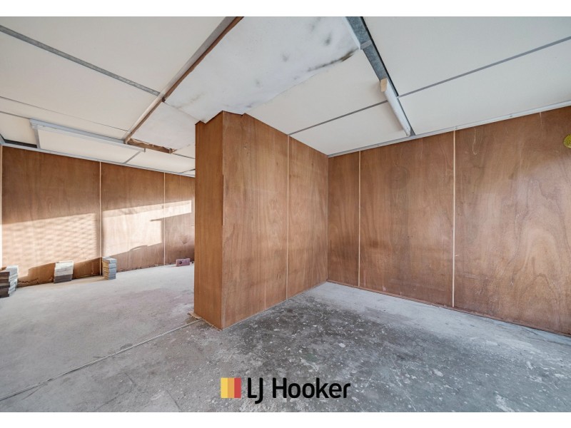 28 Mereworth Way, Girrawheen WA 6064