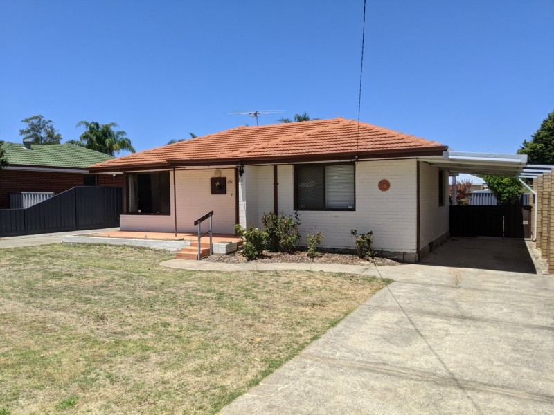 28 Mereworth Way, Girrawheen WA 6064