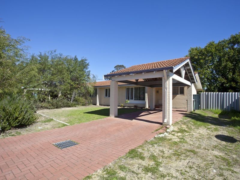 65 Amberton Avenue, Girrawheen WA 6064