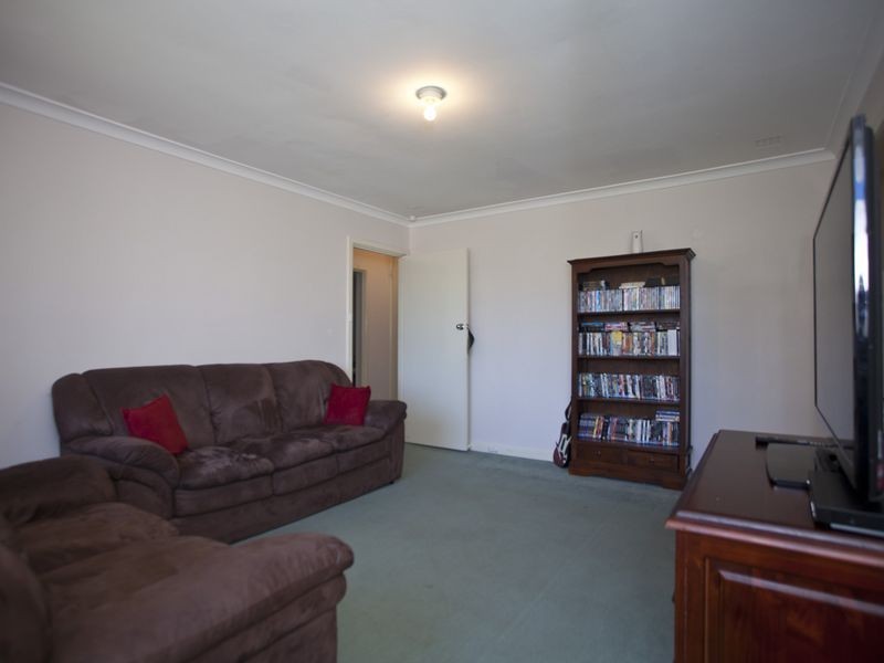 65 Amberton Avenue, Girrawheen WA 6064