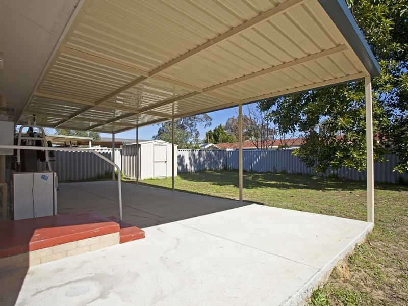 65 Amberton Avenue, Girrawheen WA 6064