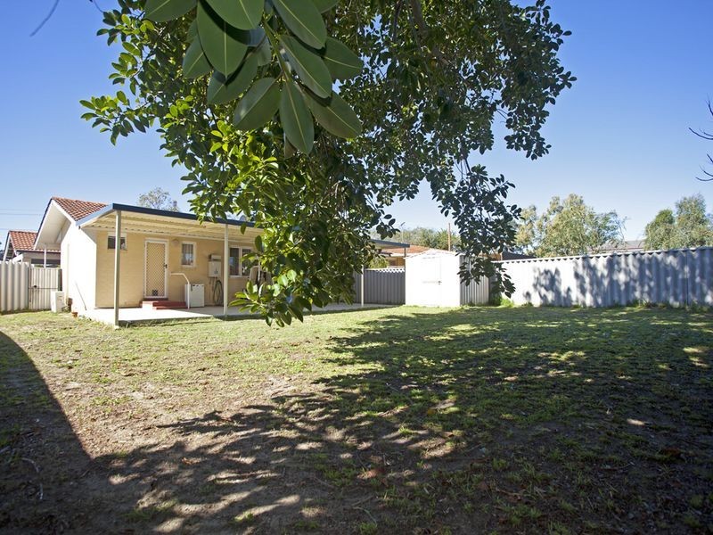 65 Amberton Avenue, Girrawheen WA 6064