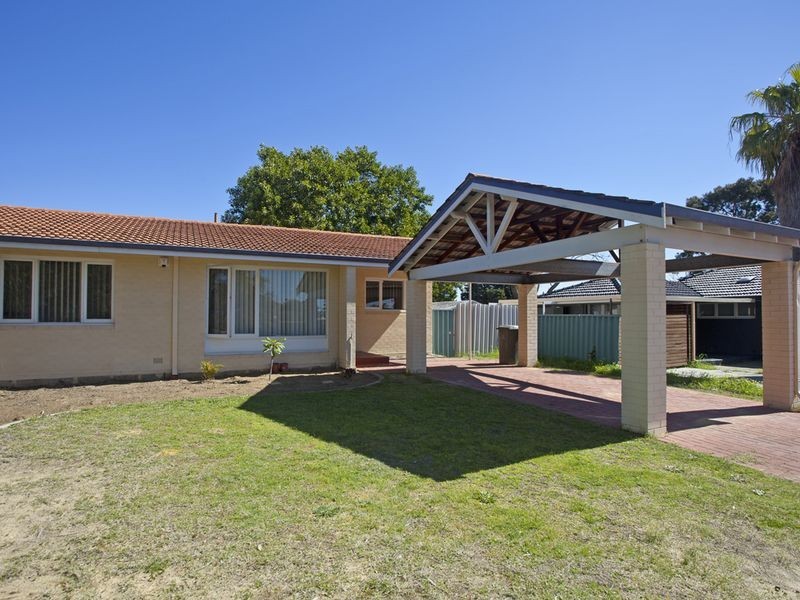 65 Amberton Avenue, Girrawheen WA 6064