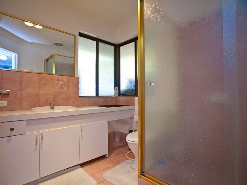 2 Crest Grove, Ballajura WA 6066