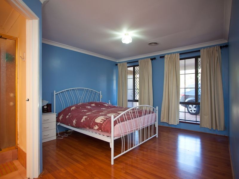 2 Crest Grove, Ballajura WA 6066