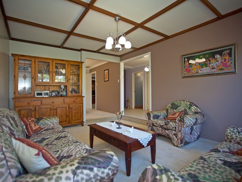 2 Crest Grove, Ballajura WA 6066