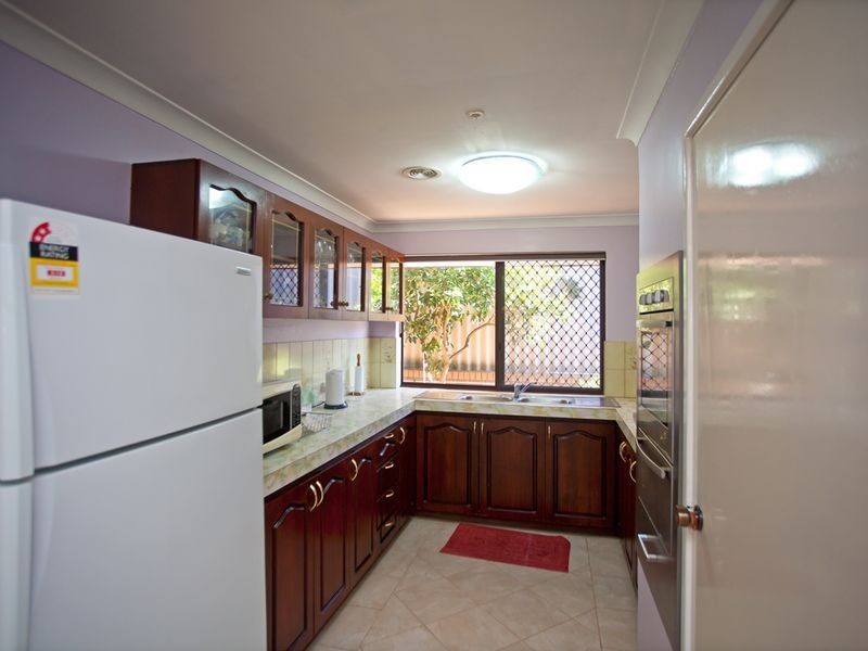 2 Crest Grove, Ballajura WA 6066
