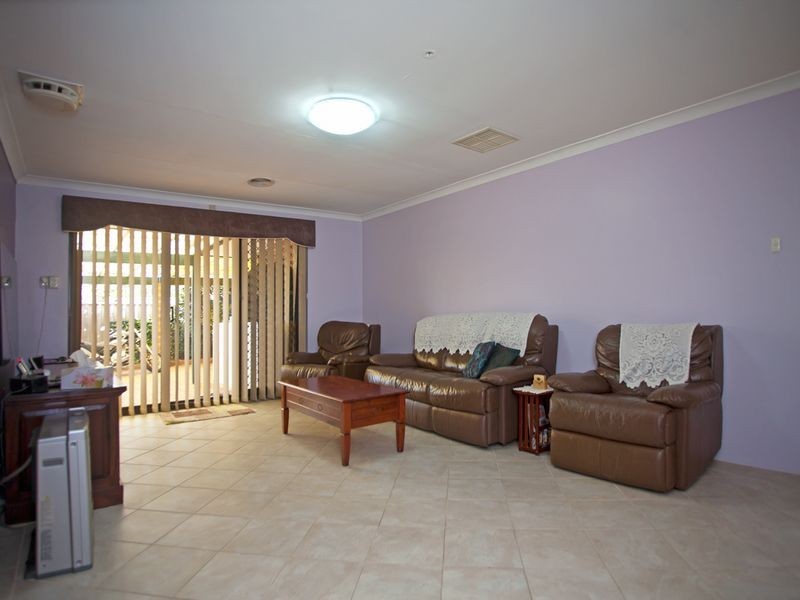 2 Crest Grove, Ballajura WA 6066