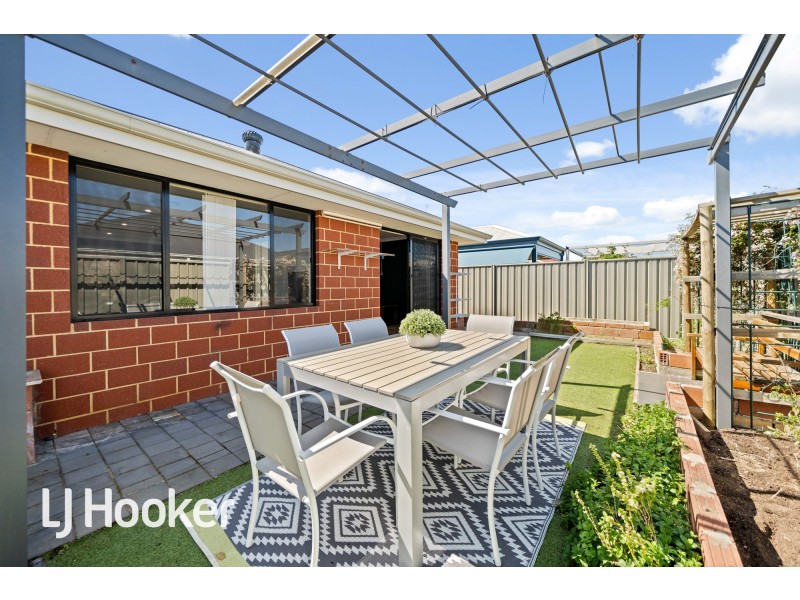 9 Harrogate Road, Wellard WA 6170