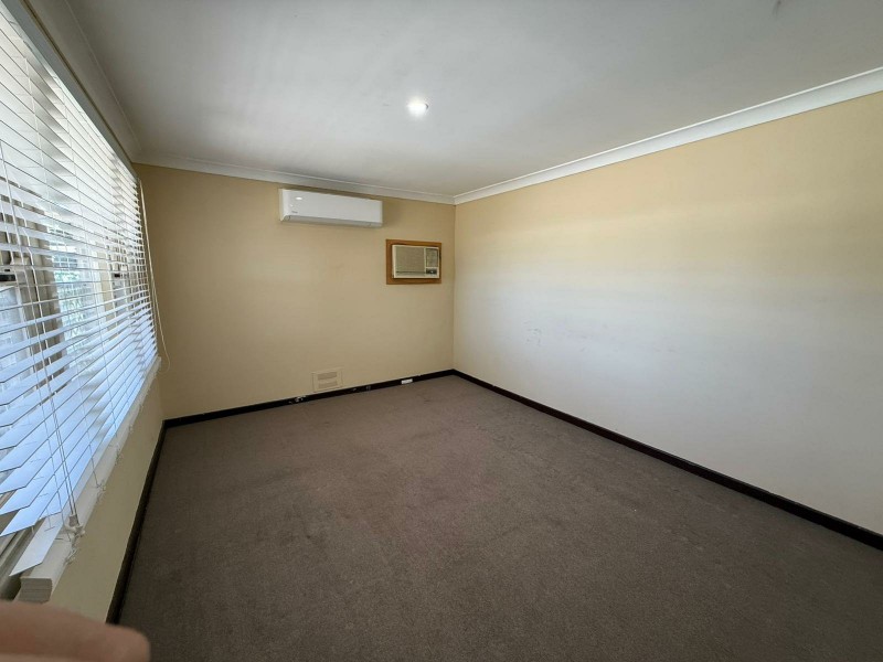 26 Mereworth Ave, Girrawheen WA 6064