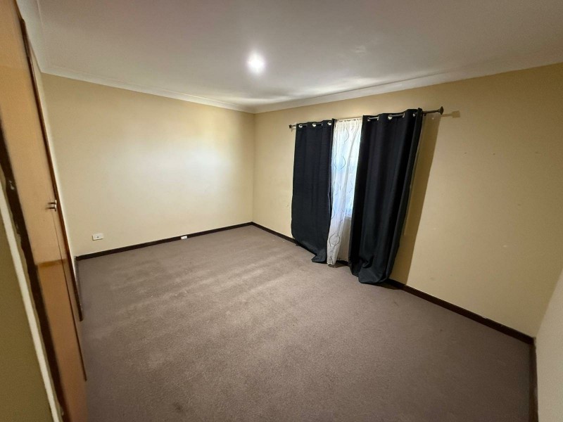 26 Mereworth Ave, Girrawheen WA 6064