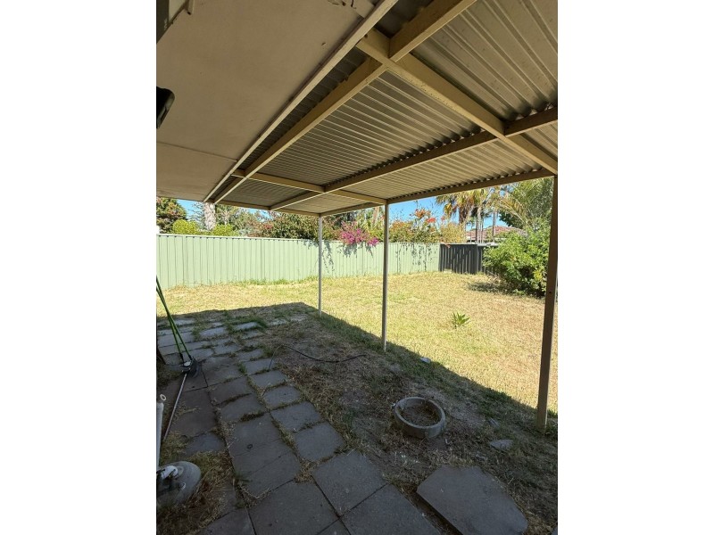 26 Mereworth Ave, Girrawheen WA 6064