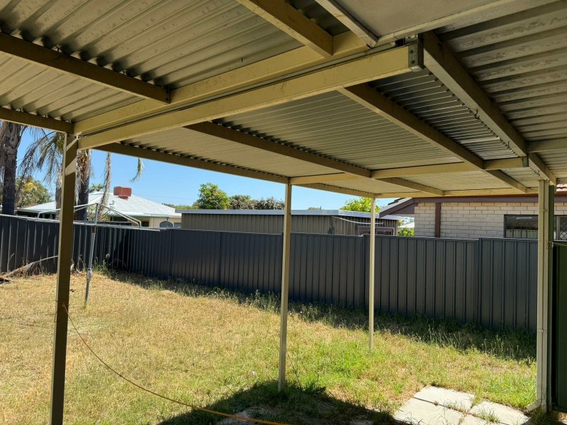 26 Mereworth Ave, Girrawheen WA 6064
