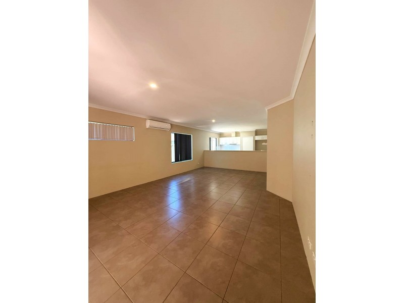 2/293 Landsdale Rd, Landsdale WA 6065