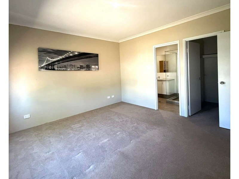 2/293 Landsdale Rd, Landsdale WA 6065