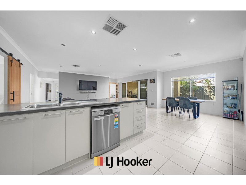 22 Monroe Cross, Aveley WA 6069