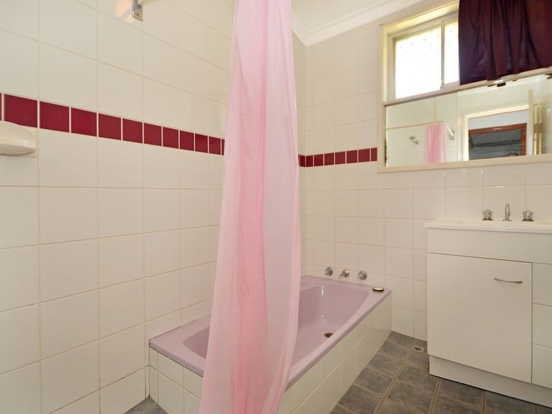 21 Montrose Avenue, Girrawheen WA 6064