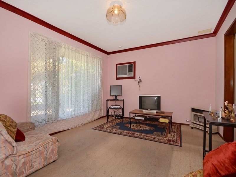 21 Montrose Avenue, Girrawheen WA 6064