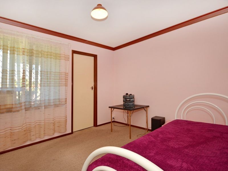 21 Montrose Avenue, Girrawheen WA 6064