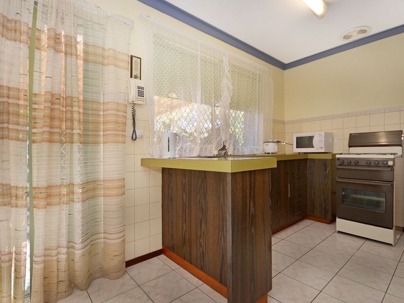 21 Montrose Avenue, Girrawheen WA 6064